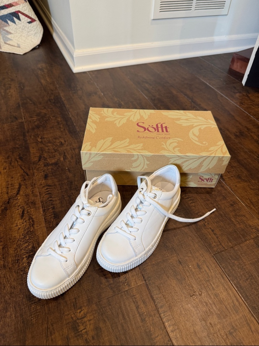 Söfft White Leather Sneakers with Silver Accent